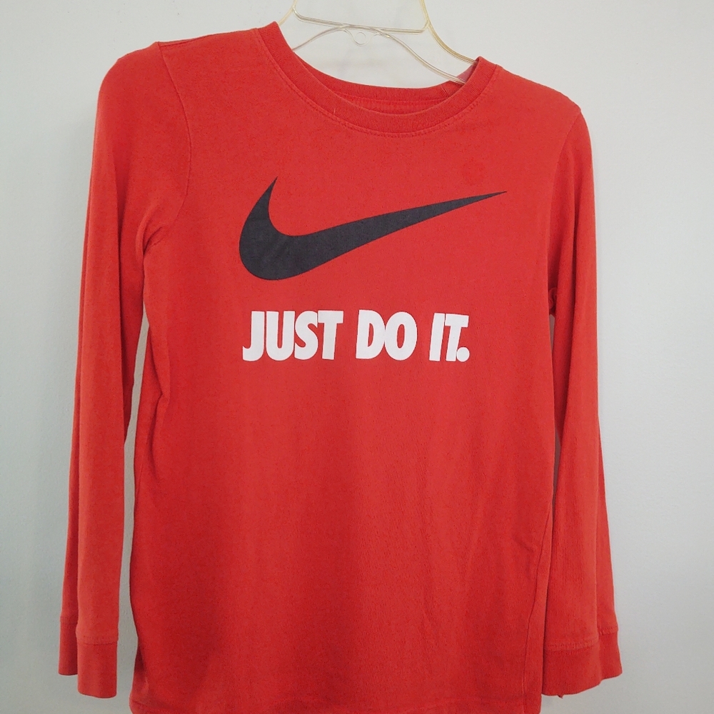 Boys Nike long sleeved Tshirt